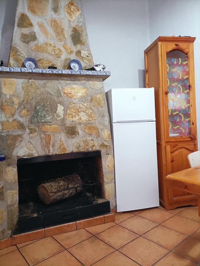 Alojamiento Familiar Con Chimenea - Alt Emporda Sant Climent Sescebes Exterior foto